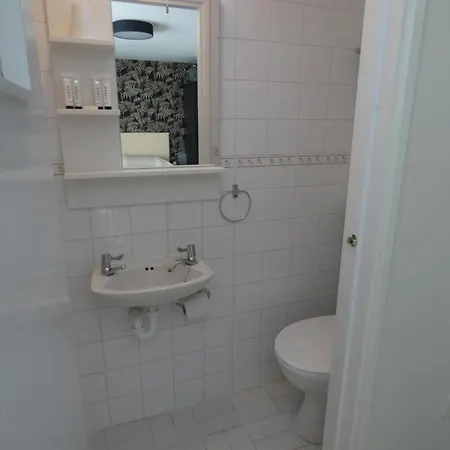 Rodeen Bed and breakfast 3*